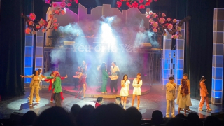 Sân khấu Thủ đô sáng đèn dịp Quốc tế Phụ nữ