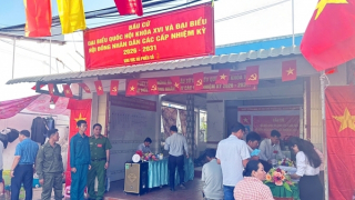 Cử tri đặc khu Thổ Châu nô nức đi bỏ phiếu bầu cử sớm