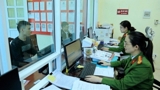 Đẩy mạnh chuyển đổi số trong giải quyết thủ tục hành chính, phục vụ nhân dân