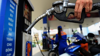 Bộ Tài chính đề xuất giảm thuế nhập xăng dầu về 0%