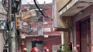 Nhà trong hẻm bốc cháy lan sang nhiều nhà dân xung quanh