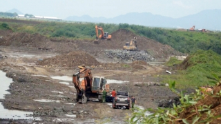 Tìm chủ 9 phương tiện cơ giới liên quan vụ “Vi phạm quy định về khai thác tài nguyên”