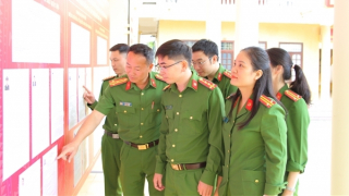 Không để bất kỳ công dân nào thiệt thòi quyền lợi bầu cử