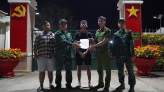 Vận động đối tượng giết người, lẩn trốn ở Campuchia ra đầu thú