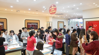 Giá vàng giảm gần 2 triệu đồng/lượng