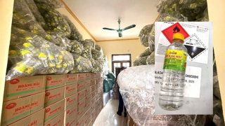 Khởi tố, bắt tạm giam chủ cơ sở sản xuất dấm ăn giả với số lượng lớn