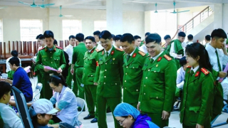 800 cán bộ, học viên Trường Cao đẳng CSND I hiến máu vì đồng đội thân yêu