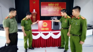 Quyền công dân phía sau “cánh cửa đặc biệt”