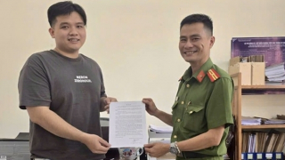 Công an phường xác minh và hỗ trợ người dân hoàn trả số tiền gần 1,3 tỷ đồng