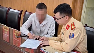 Xử phạt tài xế xe khách cản trở đoàn xe ưu tiên