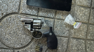 Cảnh sát giao thông bắt giữ đối tượng tàng trữ ma túy và súng