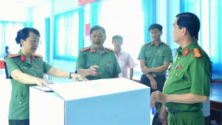 Công an Đồng Tháp bám địa bàn, đảm bảo an ninh tại các điểm bầu cử