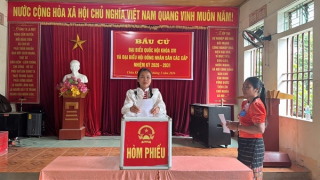 Đồng bào Đan Lai nô nức trong ngày bầu cử sớm