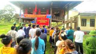 Bà con biên giới dọc dãy Trường Sơn trước ngày hội lớn