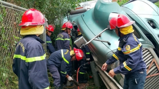 Cắt cabin giải cứu tài xế gặp nạn trên cao tốc Đà Nẵng – Quảng Ngãi