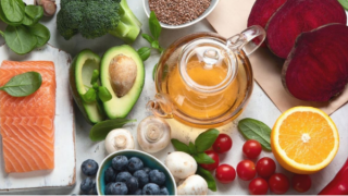 Chuyên gia nói gì về trào lưu "ăn chống viêm" trên mạng xã hội?