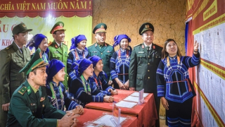 Đổi mới phương thức tuyên truyền pháp luật và thông tin bầu cử ở vùng đồng bào thiểu số