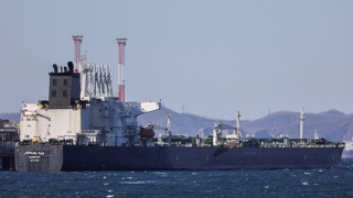 Mỹ nới lỏng hạn chế đối với các sản phẩm dầu thô của Nga