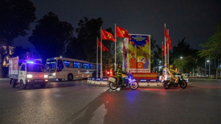 Công an Hà Nội tuần tra đêm, siết chặt an ninh sẵn sàng ngày bầu cử