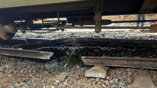 Tàu hàng trật bánh tại đèo Hải Vân, đường sắt Bắc – Nam tạm thời gián đoạn