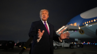 Tổng thống Trump nêu giải pháp khơi thông eo biển Hormuz