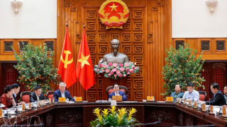 PM urges comprehensive review to promote development of key economic zones