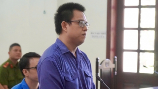 “Giúp đỡ" sinh viên, hai cựu cán bộ Đoàn lãnh án