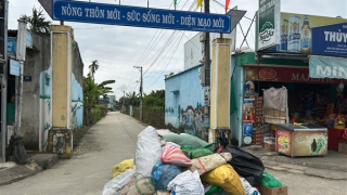 Đà Nẵng: Nhiều nơi “nghẹt thở” vì... rác tồn