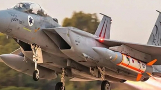 Tên lửa bí ẩn  từ vũ trụ của Israel