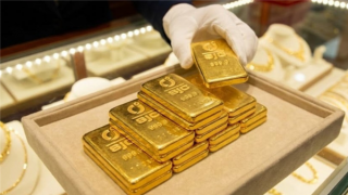 Giá vàng tiếp tục lao dốc về dưới 175 triệu đồng/lượng