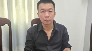 Thêm một đối tượng trong vụ dàn cảnh lừa bán thiên thạch ra đầu thú