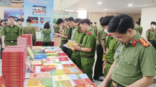 Ngày Sách và Văn hóa đọc trong Công an nhân dân tôn vinh giá trị của sách và người đọc