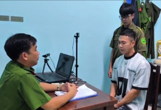 Khởi tố, bắt tạm giam nam thanh niên hành hung nữ nhân viên giao hàng