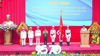 Đoàn Thanh niên Bộ Công an đón nhận Huân chương Bảo vệ Tổ quốc hạng Nhất