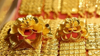 Giá vàng rơi xa mốc 170 triệu
