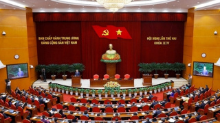 Bế mạc Hội nghị Trung ương lần thứ 2: Thống nhất cao về những vấn đề lớn, hệ trọng