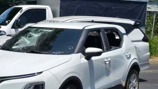 Giận vợ, đập nát kính xe taxi