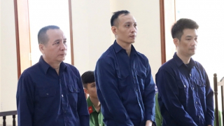 Vì sao nguyên Tổng Giám đốc Công ty CP Hạ tầng khu công nghiệp Cần Thơ hầu tòa?