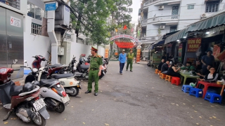 Hà Nội: Điểm trông giữ xe tự phát quanh trường học có tiếp tay cho vi phạm?