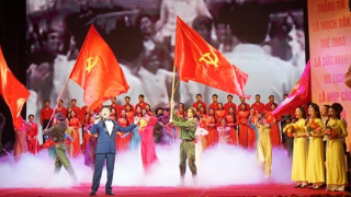 Quyết liệt phát triển văn hóa