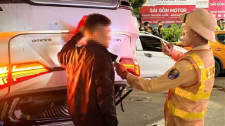 Ô tô Lexus tông nhiều ô tô và xe máy ở Hà Nội, tài xế không có cồn