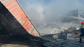 Khánh Hòa: Hỏa hoạn tại nhà kho gia đình, 1 xe máy và 1 ô tô điện bị thiêu rụi