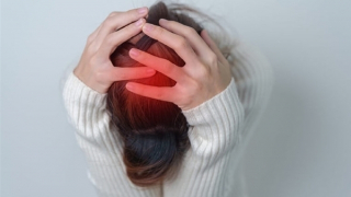 Thường xuyên thức khuya, cô gái trẻ 20 tuổi bị đột quỵ