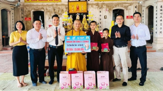 Hoàng Gia Phát đỡ đầu 4 trẻ mồ côi, lan tỏa chương trình “Mẹ đỡ đầu”