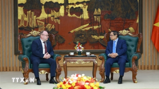 Thủ tướng Phạm Minh Chính tiếp Chủ tịch Ủy ban Giám định tư pháp Belarus và Giám đốc Đại học RMIT
