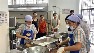 Bịt lỗ hổng nào để "chặn" thực phẩm bẩn vào trường học?