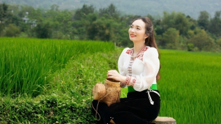 Đặng Thùy Tiên - “con ngựa” trên thảo nguyên Pu Ta Leng