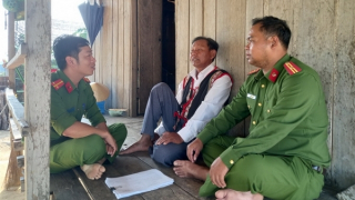 Công an đồng hành cùng các già làng xây dựng thế trận an ninh xã Tây Sơn ở phía Đông Đắk Lắk