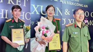 Tôn vinh sức sống bền bỉ của thơ ca