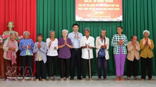 NA delegation extends greetings to Khmer people in Can Tho on Chol Chnam Thmay Festival